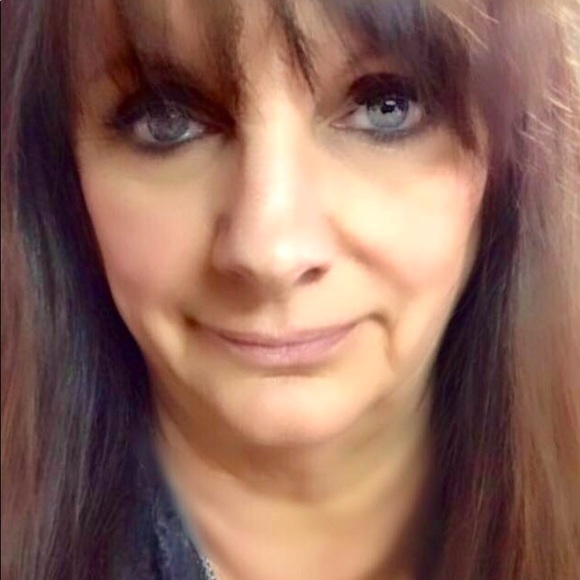 Meet your Posher, Lynette - Picture 1 of 1